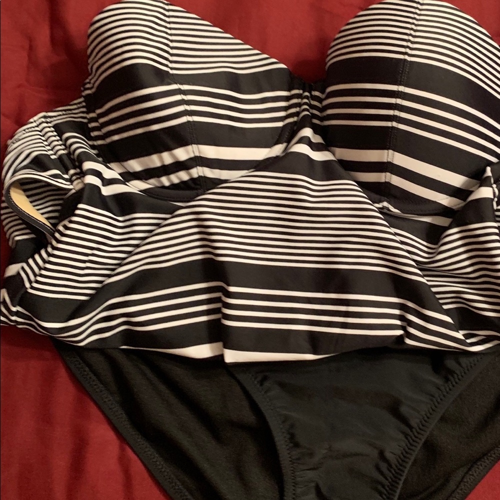 Swimwear 2 piece